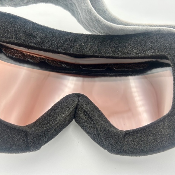 Smith Women’s Ski Goggles - Picture 6 of 7